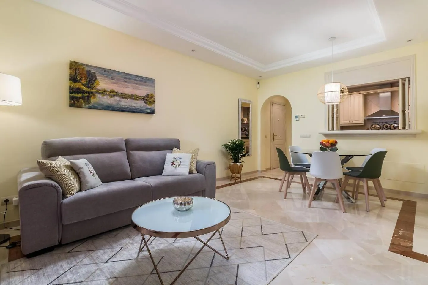 Beachfront, 3Pools, King Bed, Free Gymparking Marbella Apartament