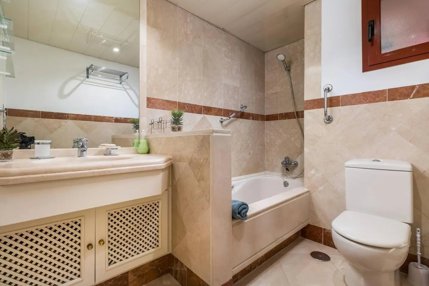 Beachfront, 3Pools, King Bed, Free Gymparking Marbella 0*,